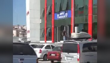 Van'da bombacı adliyede