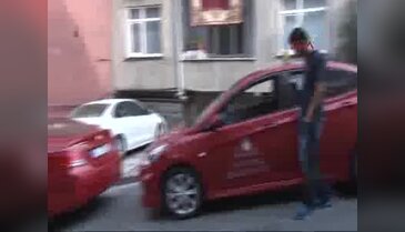 Taksiciler zamlı tarifeye geçiş için kuyruk oluşturdu