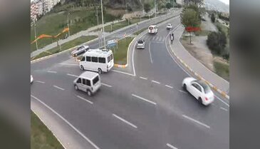 Trabzon'da MOBESE'ye yansıyan kaza görüntüleri  - 1
