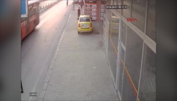 Mağaza soygunu güvenlik kamerasında