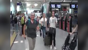 Motor arıza yapınca tatilciler Atatürk Havalimanı'nda kaldı