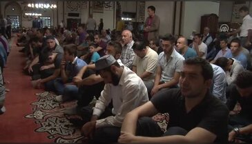 Bursa'da tarihi camiler doldu taştı