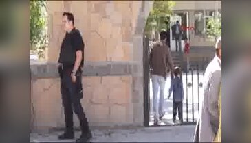 Kayyum olarak atanmıştı, bayraklarla donattı