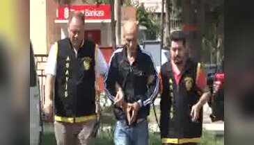 Otomobili stop ettiren kardeşini öldürdü