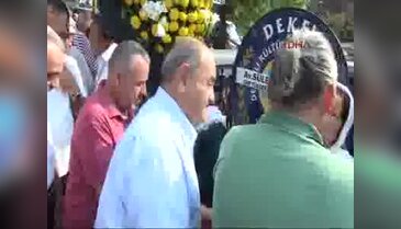 CHP'li Vekil babasını son yolculuğuna uğurladı