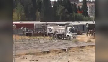 Gaziantep'e askeri araç ve personel sevkiyatı