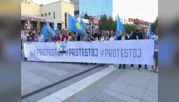 Kosova'da göstericiler başbakanlığa giriş çıkışları kapattı