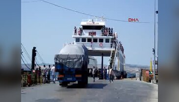 Çanakkale'de feribot kuyruğu 2 kilometreye ulaştı - 2