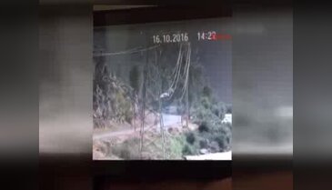 Bomba yüklü aracın imha edilme anı