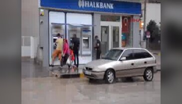 İslahiye'de sağanak yağmur etkili oldu