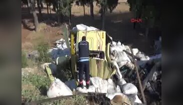 AVM otoparkına girip, şarampole düşen TIR'ın sürücüsü öldü