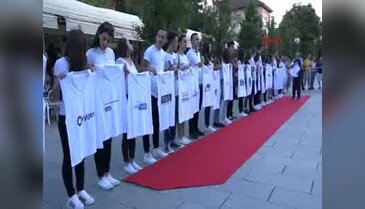 Kosovalı top cambazı dünya rekoru kırdı