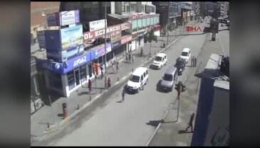 Van'da 4'ü polis 53 kişinin yaralandığı bombalı araçla yapılan saldırı MOBESE'de - 1