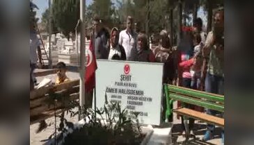 Ömer Halisdemir'in mezarını 500 bin kişi ziyaret etti