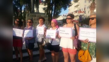 Ayvalık'ta kadınlardan şortlu protesto