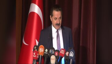 Bakan Çelik: "Aydın olmak için önce insan olmak gerekir"