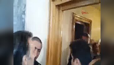 Meclis'te basın toplantı salonuna giremeyince tuvalet önünde açıklama yapıldı - 2