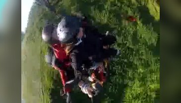 530 rakımlı Boztepe'den paraşütle uçup 400 metreden atladı