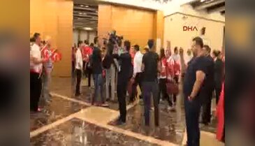 Paralimpik Oyunlarında 9 madalya kazanan milli sporcular yurda döndü