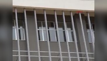MAKÜ'de alçıpan tavan çöktü 5 kişi yaralandı