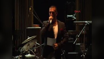 Okay Temiz ve Yalın Expo 2016'da konser verdi
