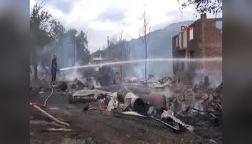 Kastamonu'da 16 ev yandı: 1 ölü