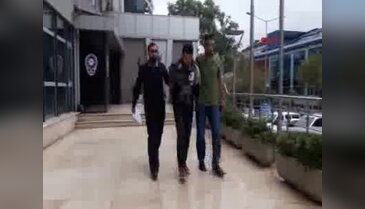 1 günde 5 emekliyi dolandırdı