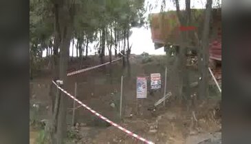 Yol hakimiyetini kaybeden TIR şarampole uçtu: 2 yaralı