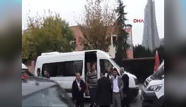 İlkokul önünde silahlı saldırı dehşeti