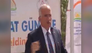 Şanlıurfa'da ilk kez badem hasadı yapıldı