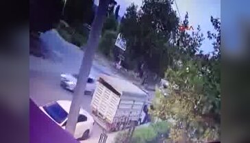Bursa'da bisikletiyle kamyonun altında kalmıştı işte o anlar!
