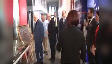 Kılıçdaroğlu, Genel Merkez'de proje standını gezdi