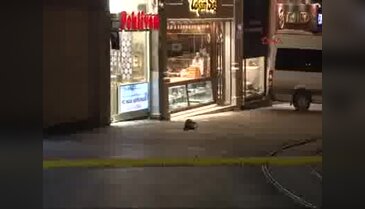 Taksim'de şüpheli paket alarmı