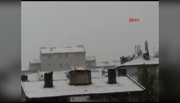 Erzurum'a mevsimin ilk karı yağdı - 1