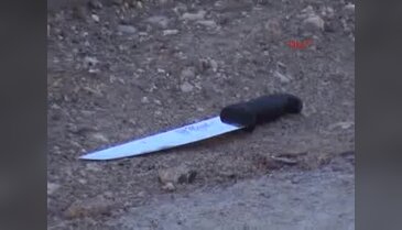 Parkta kanlı bıçak bulundu