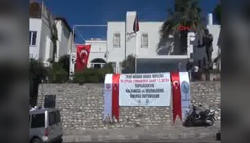 Zeki Müren 20 yıl sonra heykeliyle geri döndü