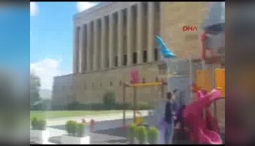 Anıtkabir'de yapılan oyun parkı vatandaşlar tarafından söküldü - 2