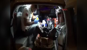 Suriyelileri kampa götüren otobüs kaza yaptı: 31 yaralı