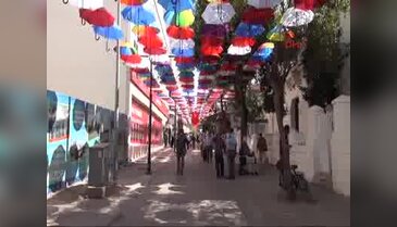 Ülkenin en uzun şemsiyeli sokağı Manisa'ya yapıldı