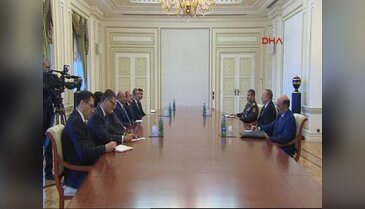 Aliyev, Bakan Fikri Işık ve Nabi Avcı ile görüştü