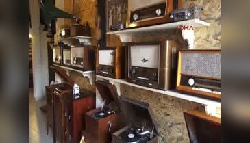Nostalji yaşatan lambalı radyo ve gramofonlara hayat veriyor