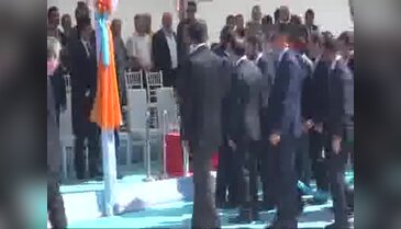 Albayrak: 'Kim ne yaparsa yapsın vız gelir tırıs gider'