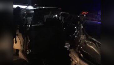Kamyonetle otomobil çarpıştı 5 yaralı
