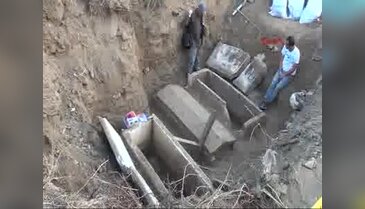 Su patlağının ortaya çıkardığı lahitten servet çıktı - 1