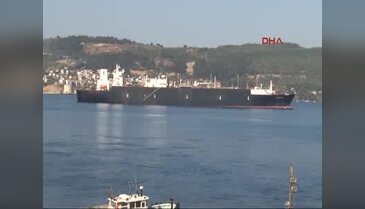 Doğalgaz tankeri Çanakkale Boğazı'nı kapattı
