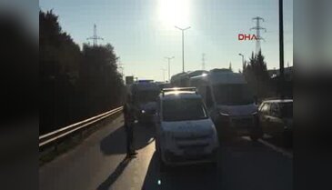 Ticari araçla çarpışan otomobil sürücüsü yaralandı