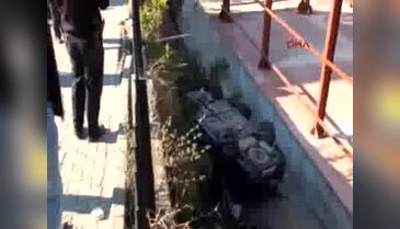 Hastaneye giderken kazada yaralandı