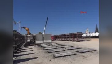 Her gün 75 beton blok Suriye sınırına gönderiliyor
