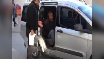 Altına kaçıran uyuşturucu satıcısı mahkemeye beline bağladığı poşetle gitti