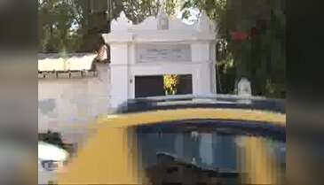Saray mimarlarına anıt mezar